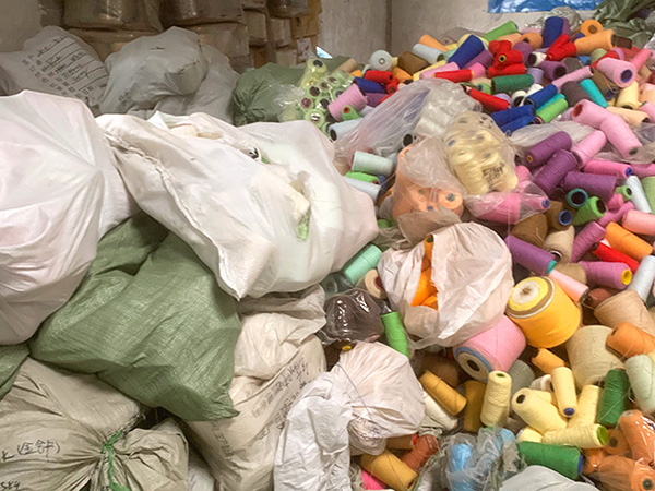紗線回收現(xiàn)場(chǎng)